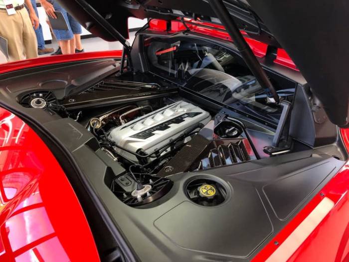 GM (General Motors) - 12697373 - 2020 Corvette LT2 Engine Cover (Silver)