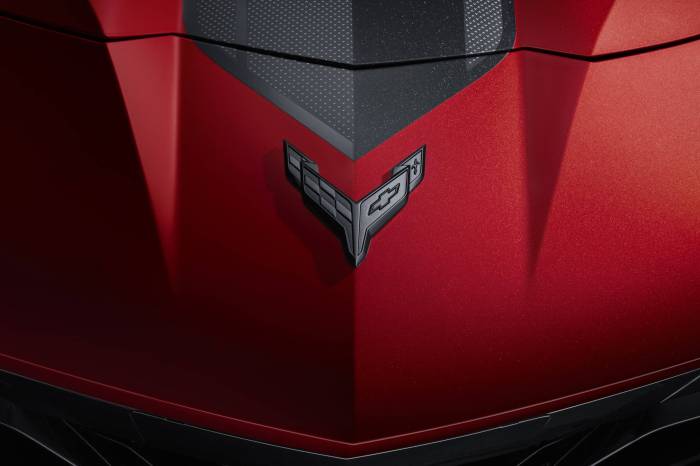 GM (General Motors) - 86563255 Dark Stealth Crossed Flags Emblems in Carbon Flash Metallic (for Coupe Model)